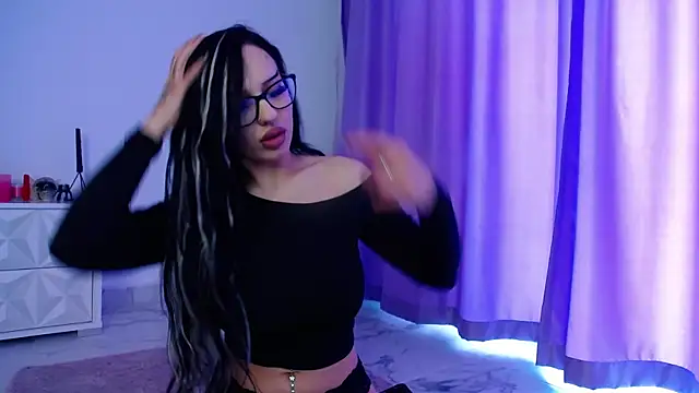 RavenFoxxy online show from June 15, 6:46 am