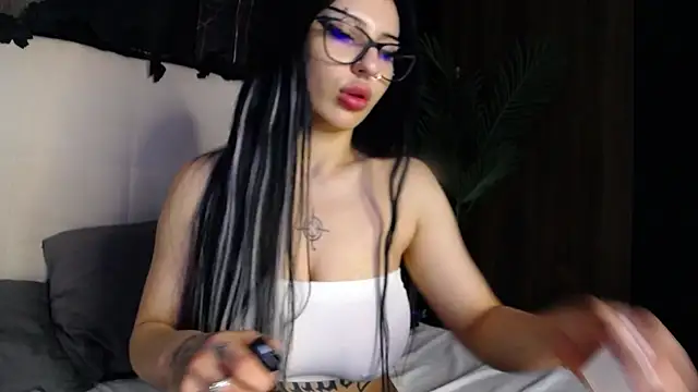 RavenFoxxy online show from May 16, 10:58 am