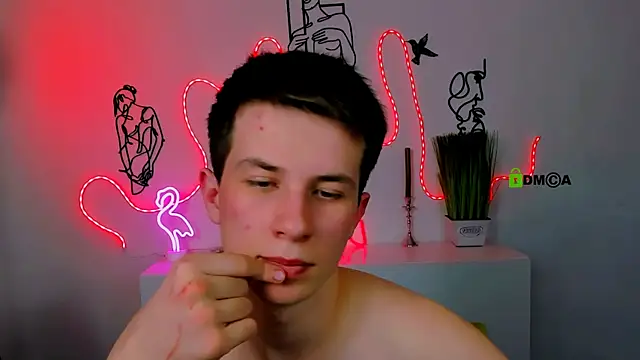 leo valor online show from March 16, 10:57 pm