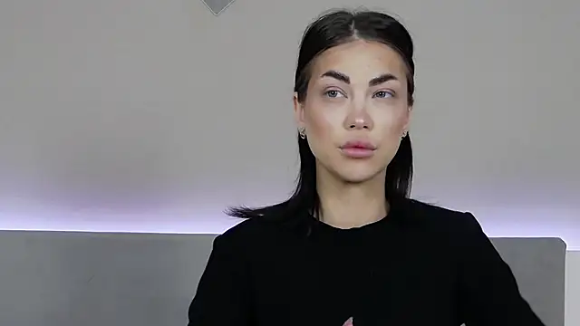 RachaelMils online show from December 22, 3:53 am