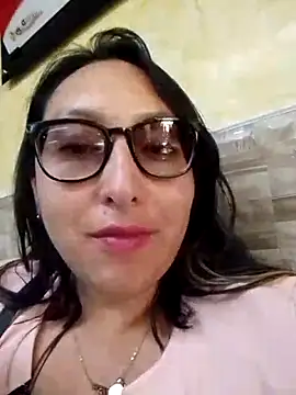 Valeria montana  online show from May 1, 8:23 pm