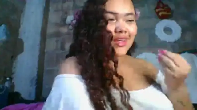 modeloxtz online show from January 18, 11:45 pm