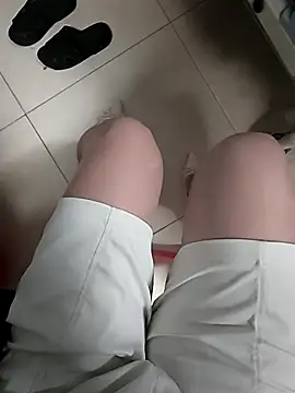 Baby-Linh online show from May 7, 1:04 pm