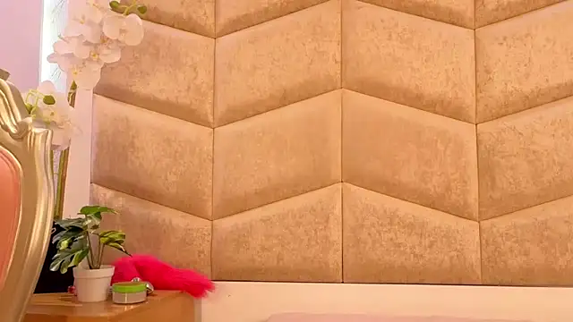 AfroditaWild online show from March 3, 7:25 am