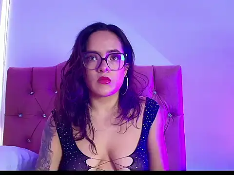 sara santana   online show from March 2, 11:50 am