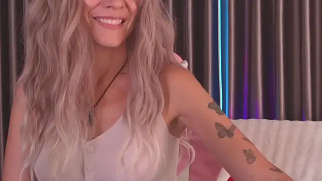 betty xoxoo online show from April 26, 3:43 pm