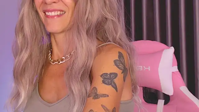 betty xoxoo online show from June 14, 8:36 am