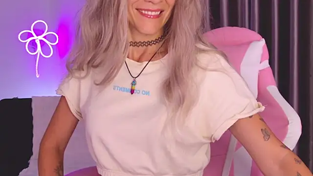 betty xoxoo online show from June 8, 1:12 pm
