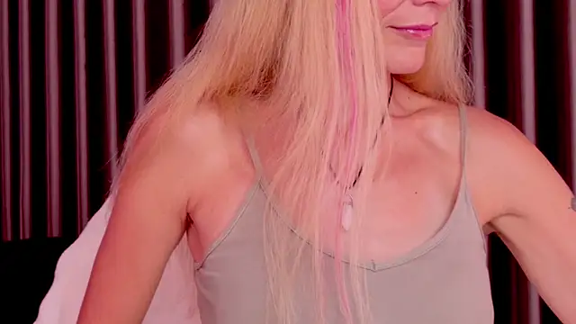 betty xoxoo online show from July 23, 10:12 am