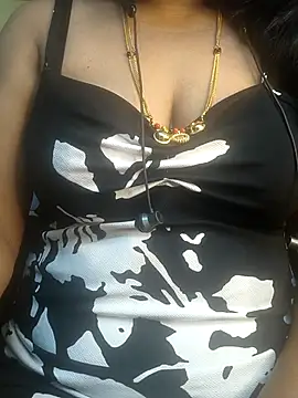 Preeti345 online show from April 28, 5:33 am