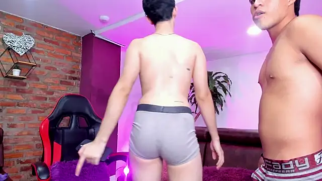 HotThreesoome online show from February 5, 1:03 pm