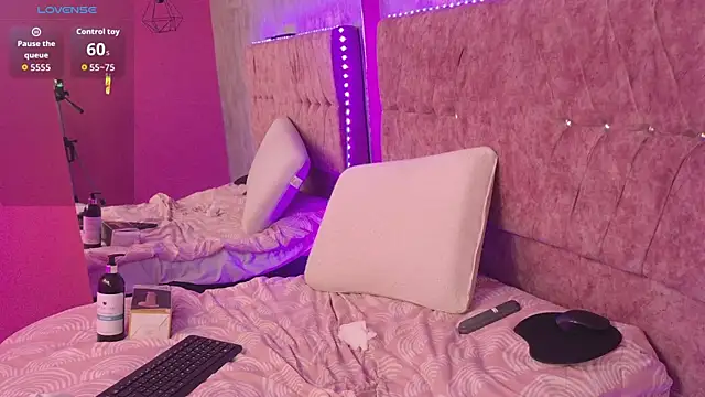 Mariana chs online show from June 17, 8:21 pm