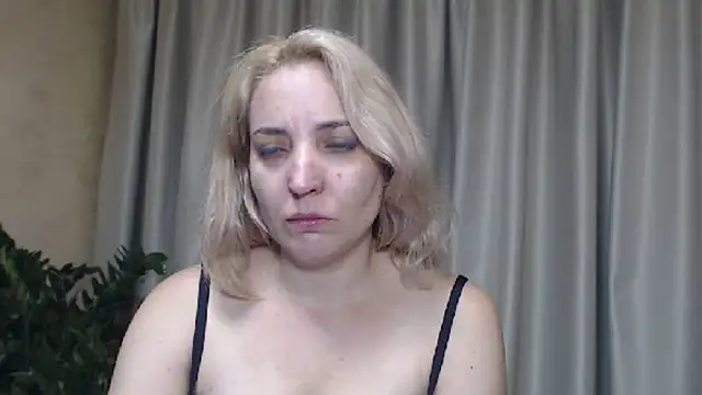 Snapshot of sweetpussy chatting on September 9, 4:07 pm sweetpussy online show from September 9, 4:07 pm