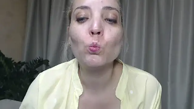 Snapshot of sweetpussy chatting on September 12, 4:47 pm sweetpussy online show from September 12, 4:47 pm