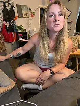 alluringpixie online show from July 4, 12:01 pm