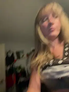 alluringpixie online show from July 31, 1:56 pm