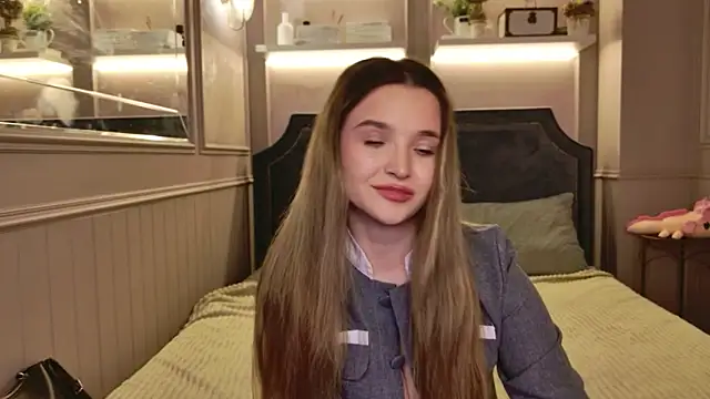 Lina Sinerz online show from March 6, 9:10 pm