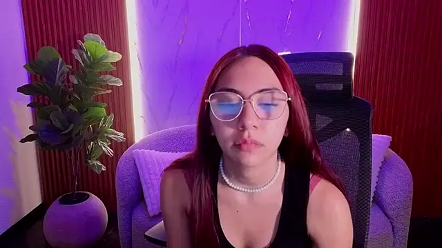 scarlettvg online show from December 17, 4:38 am