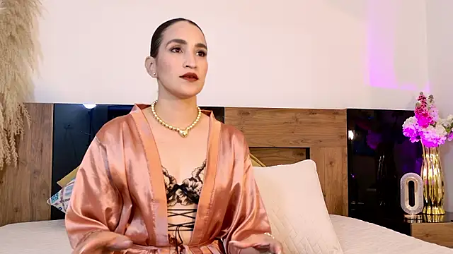 LucyHanks online show from March 10, 11:36 am