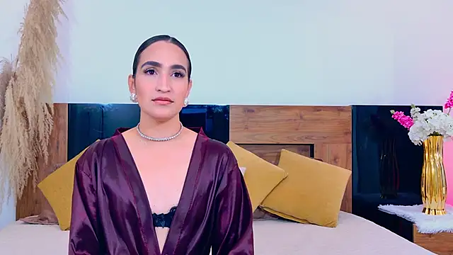 LucyHanks online show from May 2, 1:36 pm