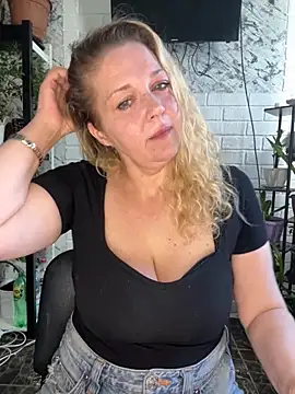 JenniferCarmen online show from June 20, 2:04 am