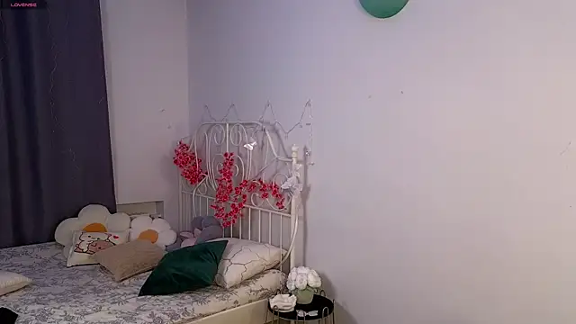 springloveee online show from June 9, 1:38 am