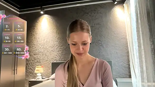 ZaidaSchwarten online show from July 23, 7:05 am