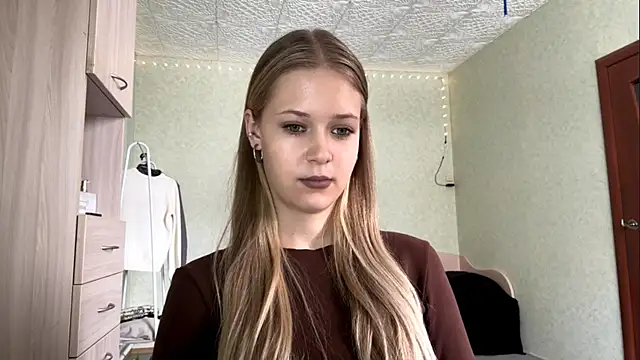 ZaidaSchwarten online show from February 27, 8:25 am