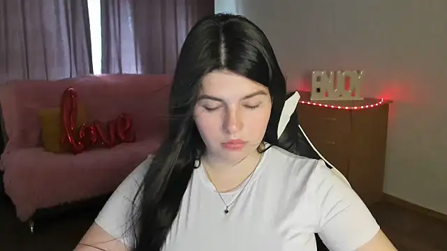KisaModel online show from June 16, 2:56 am