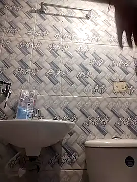 supreme nahomy online show from December 18, 9:36 am