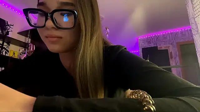 Ronnni Schmidt online show from December 17, 11:25 am