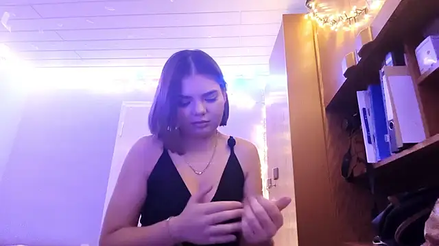 Mona Slearys online show from January 5, 11:52 pm