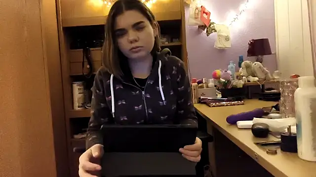 Mona Slearys online show from January 16, 11:34 pm