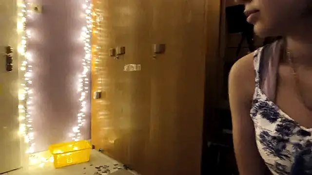 Mona Slearys online show from January 15, 11:22 pm