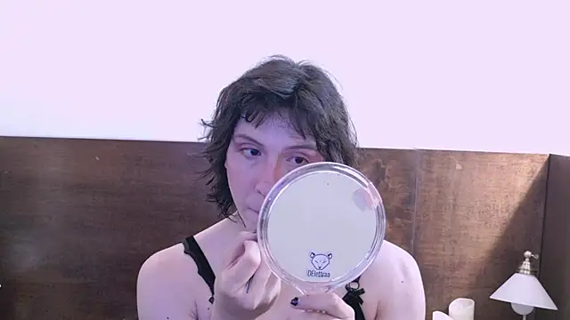 Shelly bat online show from July 14, 10:25 pm