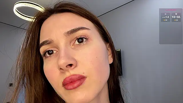 SepiahLune online show from February 15, 8:02 am