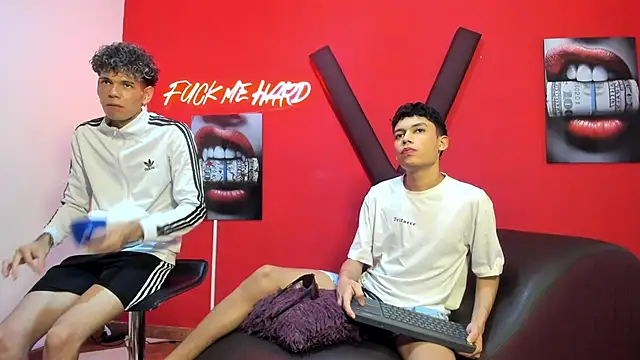 HORNY PRETTY online show from May 6, 7:34 am