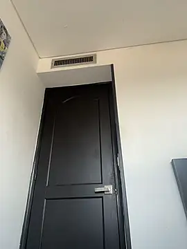 Annyhathatway online show from December 17, 9:08 pm