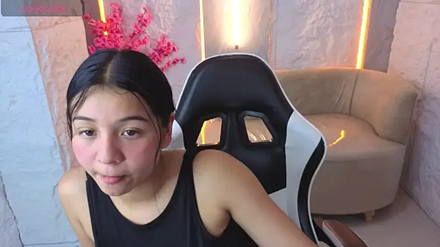 Sofi Adams Tx online show from December 19, 1:58 pm