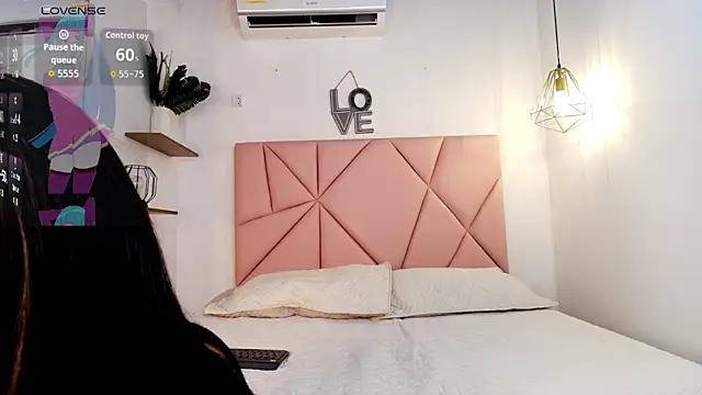 emily burton18 online show from March 10, 12:20 pm