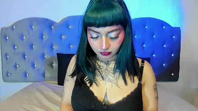 scarlett venom  online show from May 4, 7:50 pm
