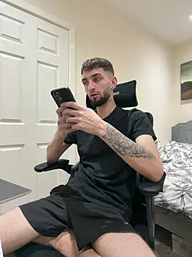 Juliann69Ramiro online show from March 6, 10:38 pm