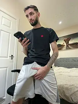 Juliann69Ramiro online show from May 21, 5:44 pm