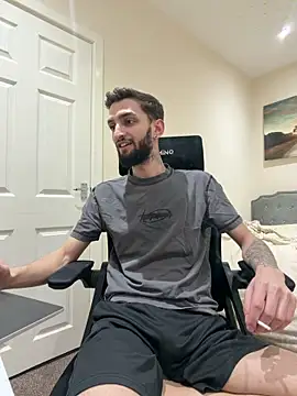 Juliann69Ramiro online show from March 31, 9:37 pm