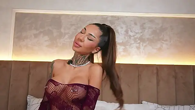 KatelynBelle online show from February 4, 8:06 am