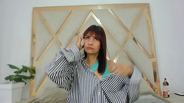 Selenaasm online show from February 4, 9:18 pm