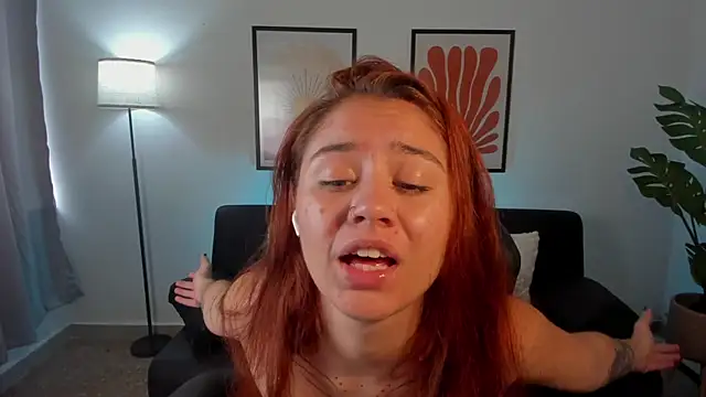 Amelia Saenz  online show from June 13, 7:55 pm