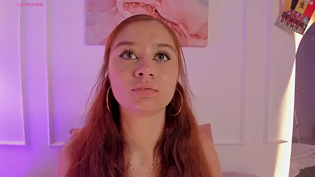 Amelia Saenz  online show from June 30, 8:52 pm