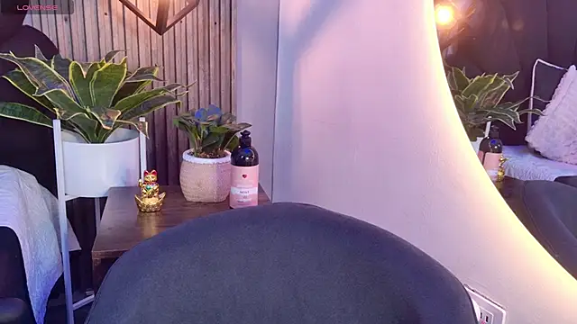 vicky lopez online show from May 1, 2:26 am