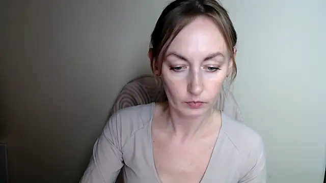LiaSeass  online show from June 6, 12:44 pm